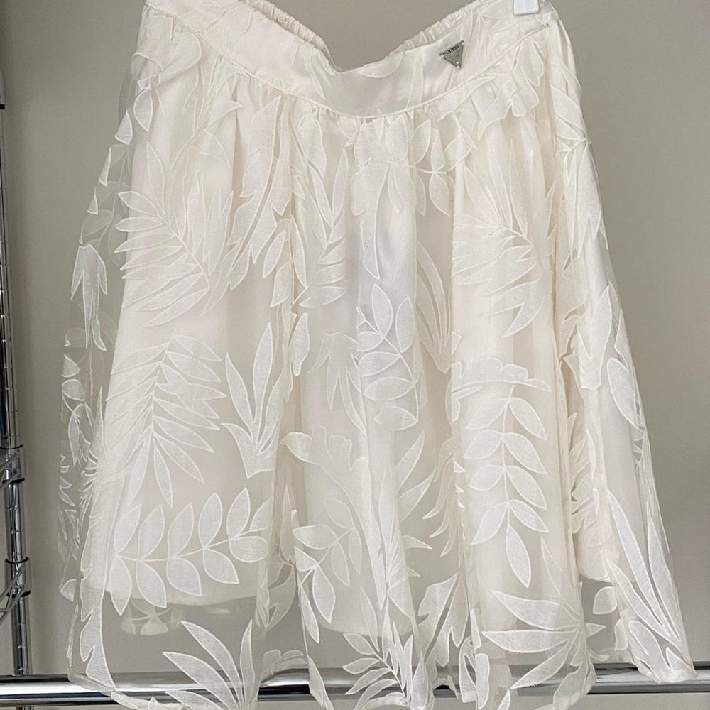 Guess lacey skirt new